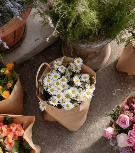 Neighborhood Blooms storefront
